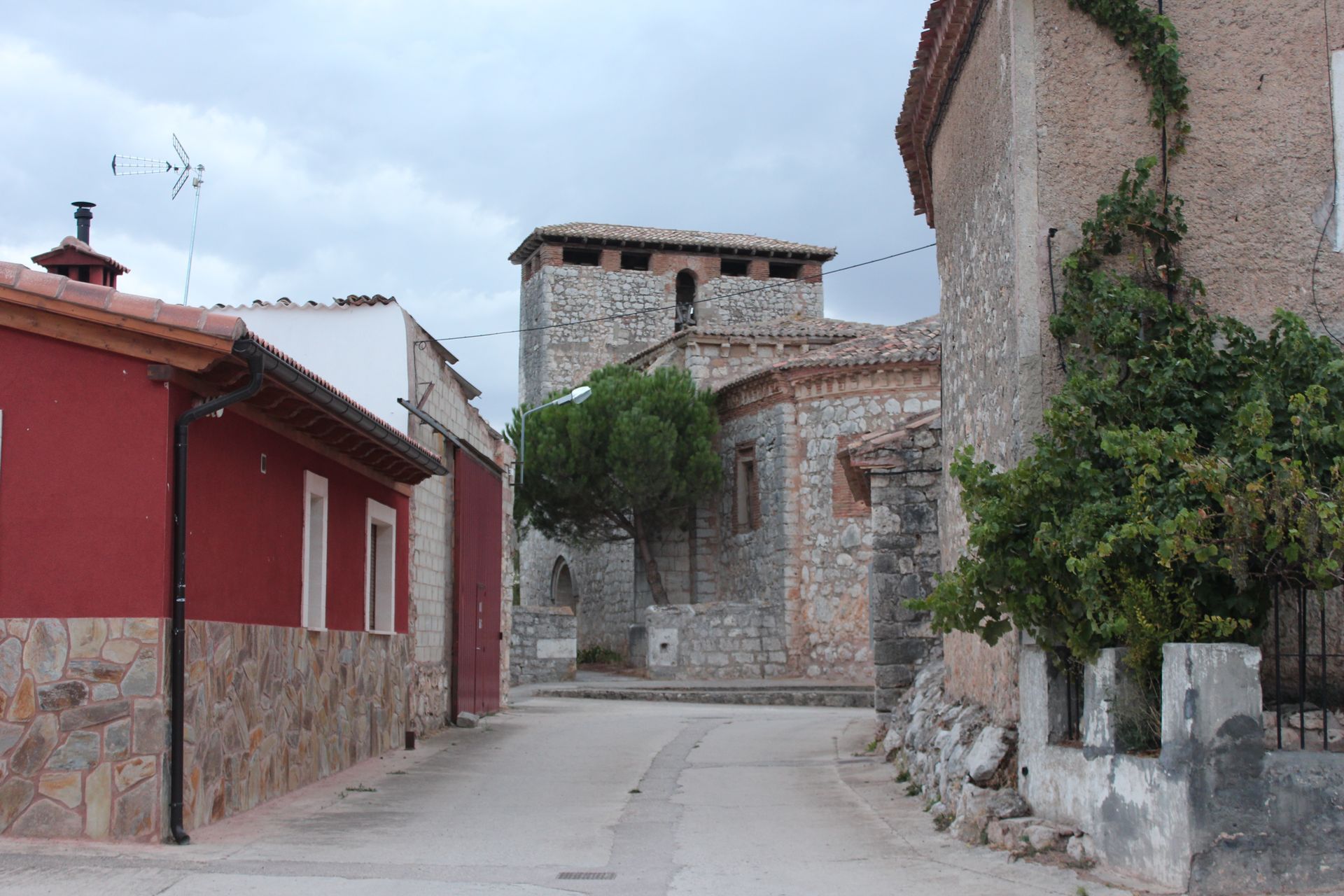 LA IGLESIA SAN COSME Y SAN DAMIAN MEDINILLA (CONSUELO BENITO)